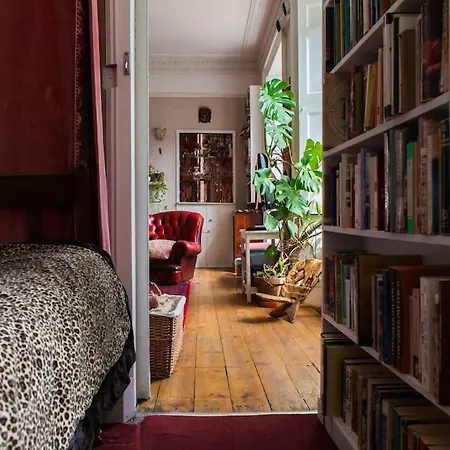 Central Apartment With Parking, Original Art And Antiques Edinburgh Exterior photo
