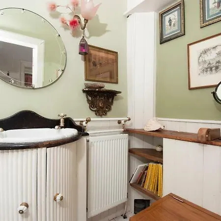 Central Apartment With Parking, Original Art And Antiques Edinburgh Exterior photo