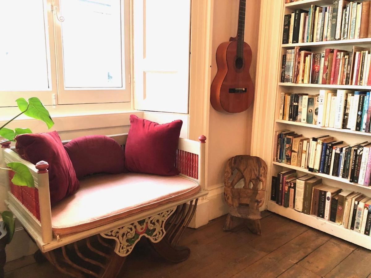 With Parking, Original Art And Antiques Apartamento