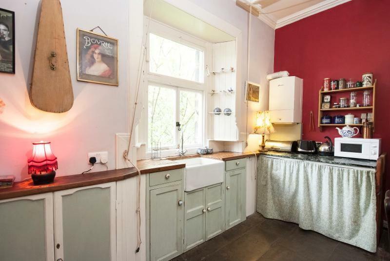 With Parking, Original Art And Antiques Apartamento